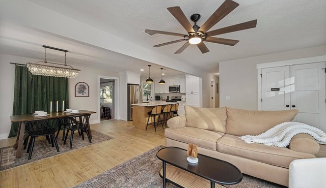 A luxurious coastal escape centrally located to EVERYTHING!