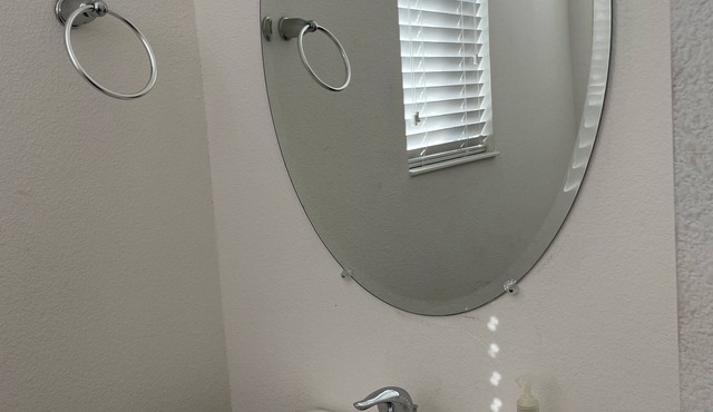 A Luxurious Getaway - 3 Bedroom Cozy & Modern Home