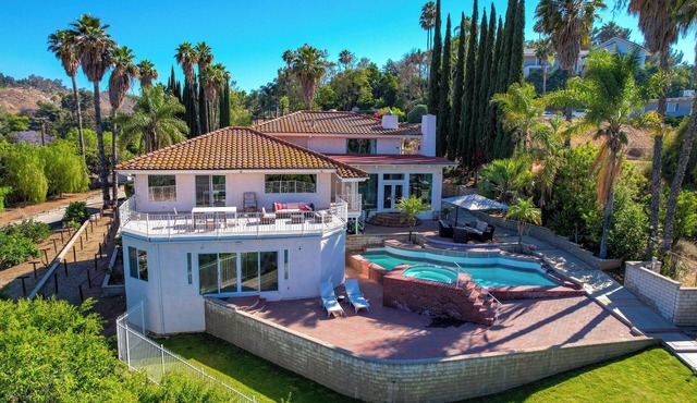 A Luxurious Getaway with Stunning Views