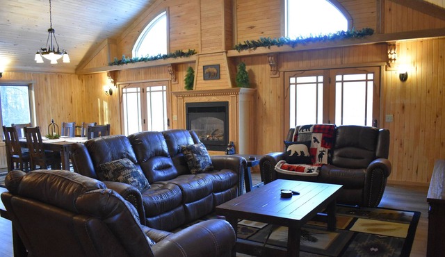 A Luxurious Lodge on a Private Wooded Estate. This Is Truly A Slice Of Heaven!
