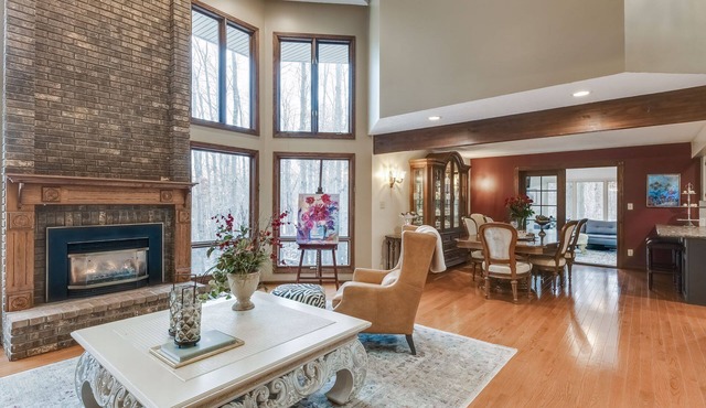 A Luxurious Nature Escape with Room for the Whole Family