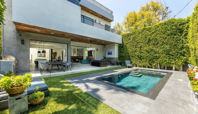 A Luxurious Oasis in West Hollywood