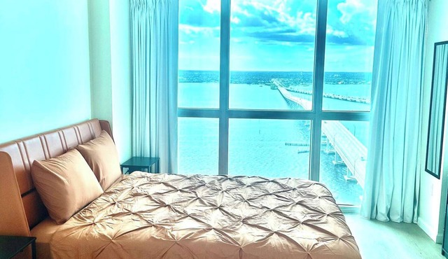 A luxurious retreat, blending comfort and city vibes in the heart of downtown Fort Myers!