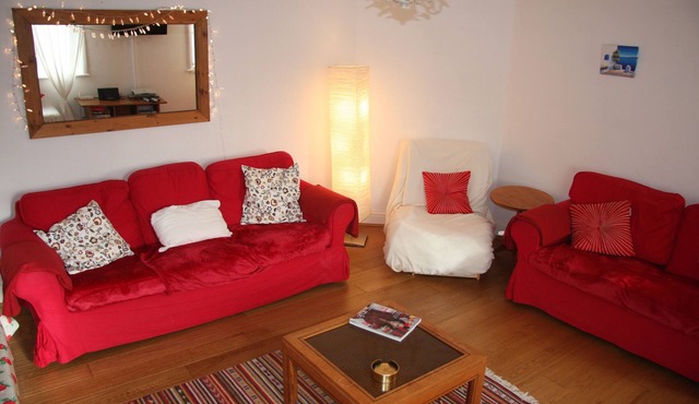 A luxurious, spacious apartment with sea views -super comfortable king size bed