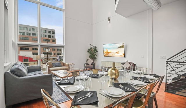 A luxurious stay at a modern 4-story (RiNo)