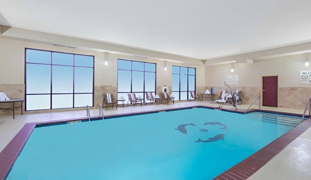 A Luxuriously Relaxing Staycation w/ Free WiFi!