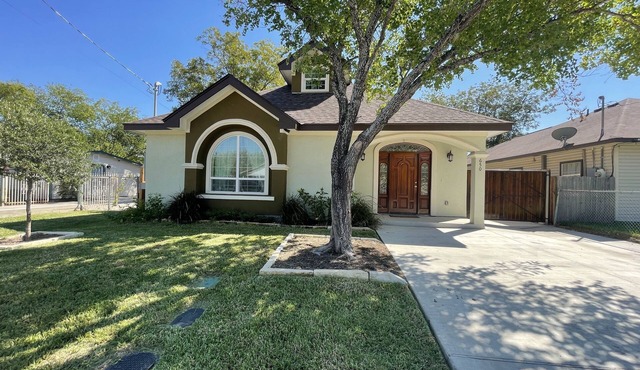 A luxury, 3-bedroom home mins away from the San Jose Missions