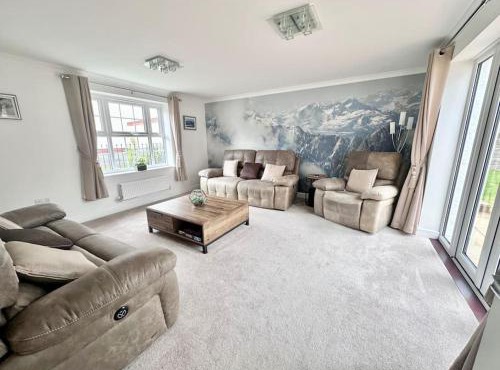 A luxury detached 4 bed home