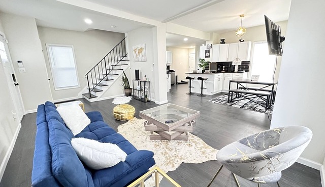A Luxury Franklinton Beauty, Near Downtown COSI