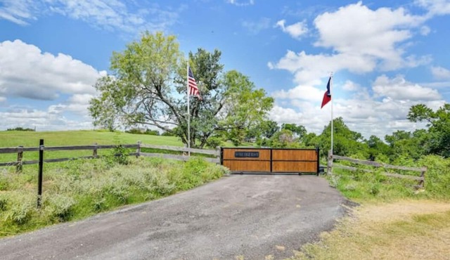 A Luxury Hilly Riverside Resort