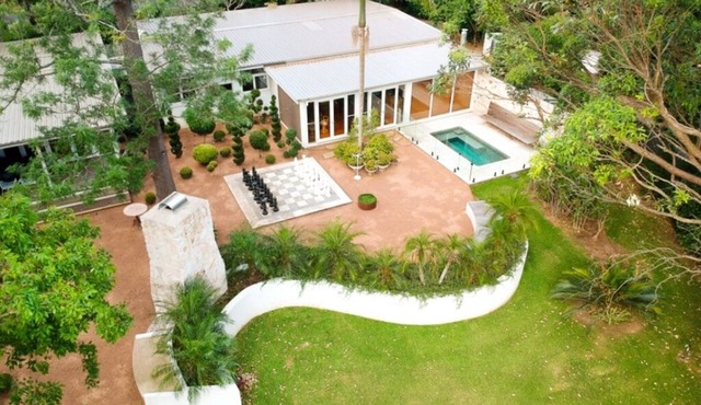 A luxury NSW South Coast Country Mid-Century Escape & Retreat.