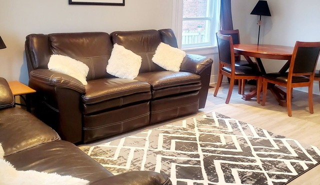 A.M Cozy Home A beautiful century home with 3 bedroom