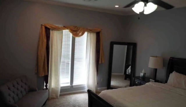 A Memorable Getaway: Minutes from Downtown