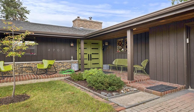 A Mid-Century Modern Lovers Dream. Don't miss out on the Long House!