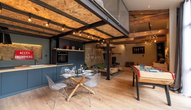 A modern barn on the outskirts of Lyon