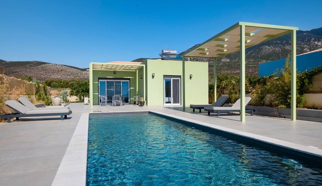 A modern escape in Trapezaki with stunning sea views