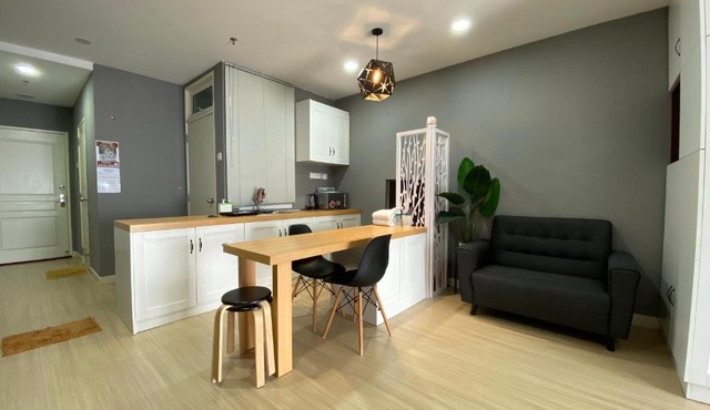 A Modern & Homely Studio with Pool and Gym