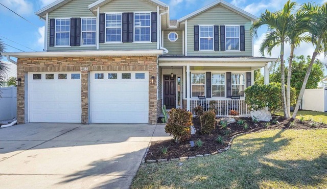 A modern new build home, 3K Sqft, 5BR/10Beds/Sleeps18, Spa, Close to AMI Beaches