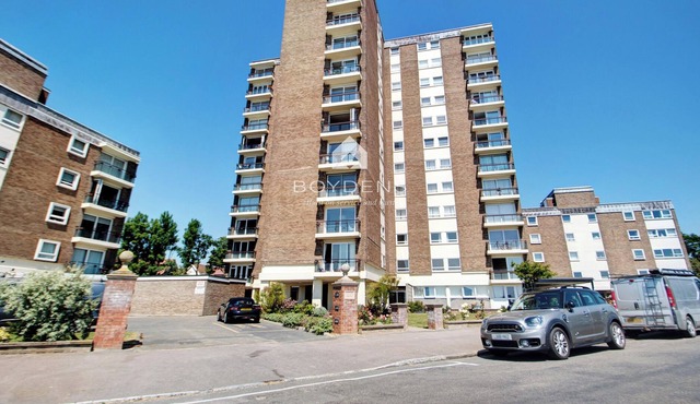 A modern seafront apartment offering amazing views of the seafront and greensward