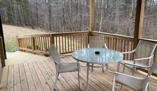 A Modern Two Bedrooms Retreat!