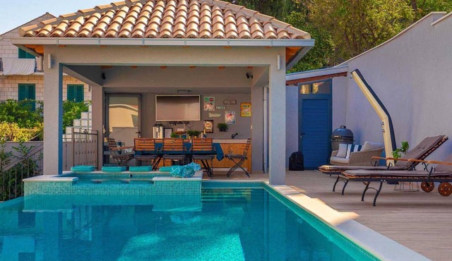 A modern vacation house in Dubrovnik with a pool