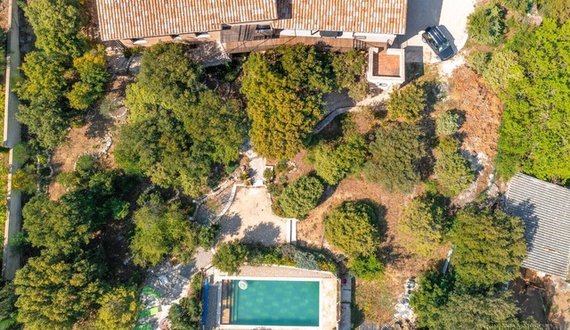 A modern villa with swimming pool and views in Drôme Provençale