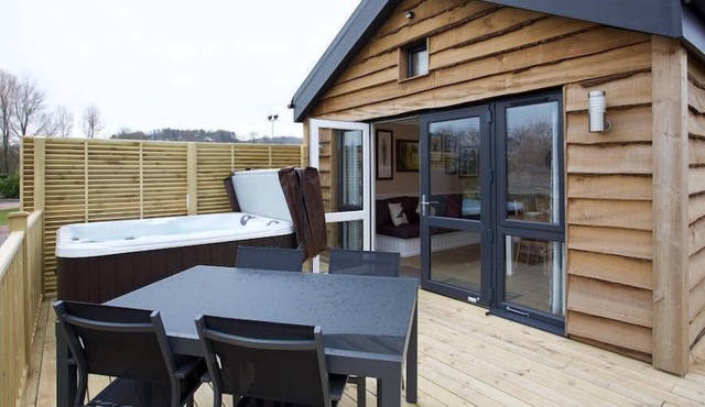 A montana lodge with hot tub that sleeps 4 guests in 2 bedrooms