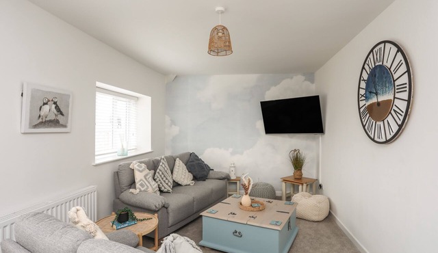 A MOR, pet friendly in Newborough