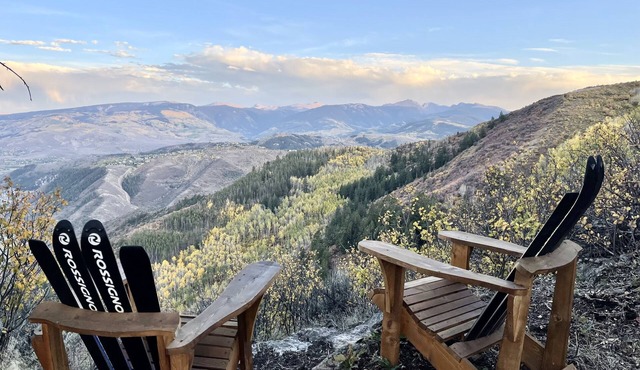 A Mountain Getaway - Stunning Views -Winter Wonderland with Sledding & Nature