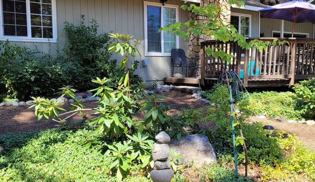 A Mountain Rose, Sly Park-LAKE, APPLE HILL, Wine, swim, snow, FUN! EVs welcome