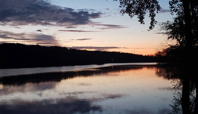 A MUST SEE! 2BR Lakefront Home w/Boats & More!