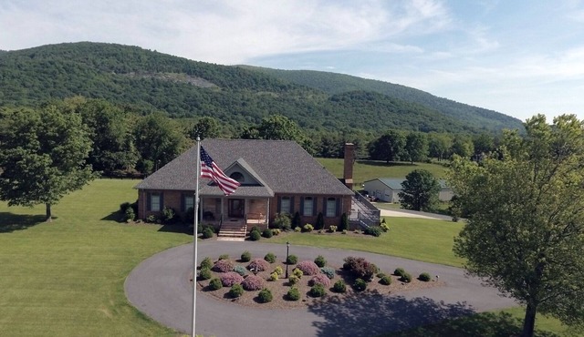 A Must Stay Estate Located by Numerous Wineries & Breweries in Afton, Va