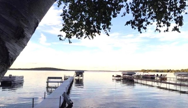 A Must Stay! Lovely, Newly Updated, Sleeps 10, Sandy Bottom, Great for Children!