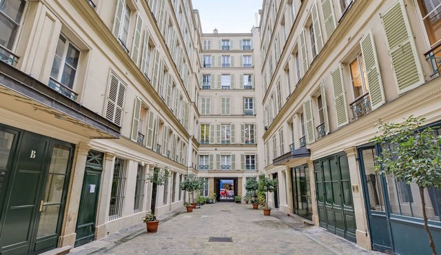 A Nice 1-BR in Opera /Lafayette
