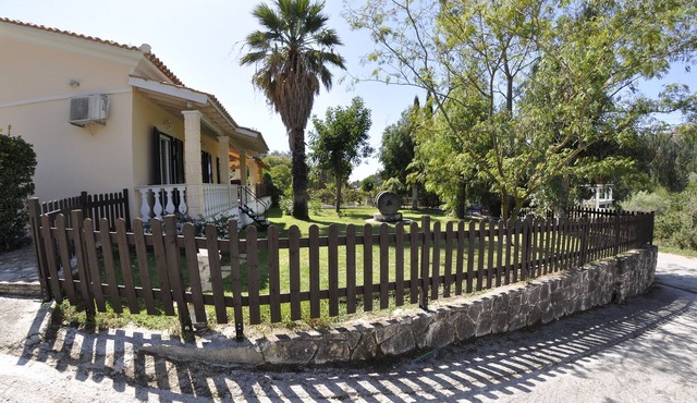 A NICE HOUSE 350M FROM THE SEA