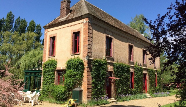 A Norman riverside haven of peace, less than 1 hour from Paris