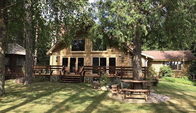A Northwoods Shangri-la/Jagdschloss Four Mile Lake/an extraordinary 83 acres