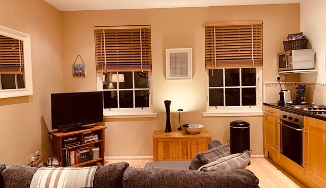 A one-bed apartment located right in the heart of the Grassmarket. Sleeps 4