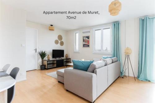 A pair of two-bed apartments with outdoor spaces and parking by the Garonne