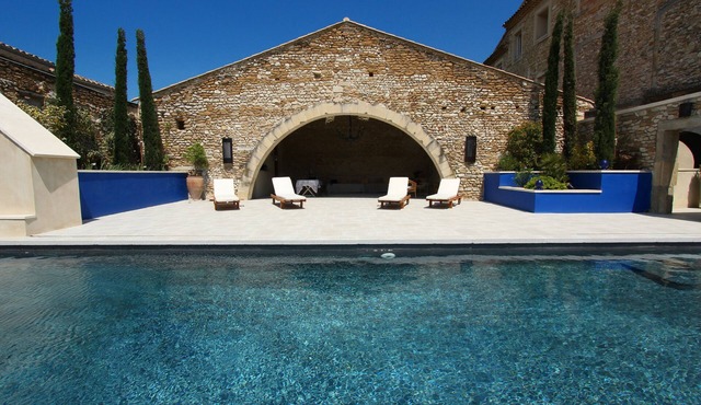 A palace in the heart of the Enclave of the Popes