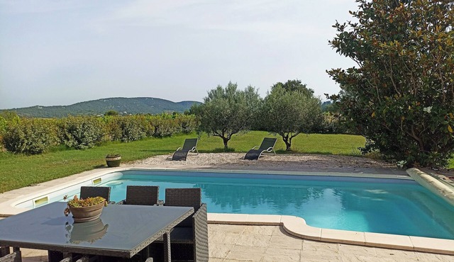 A paradise :Villa in the middle of vineyards, with swimming pool