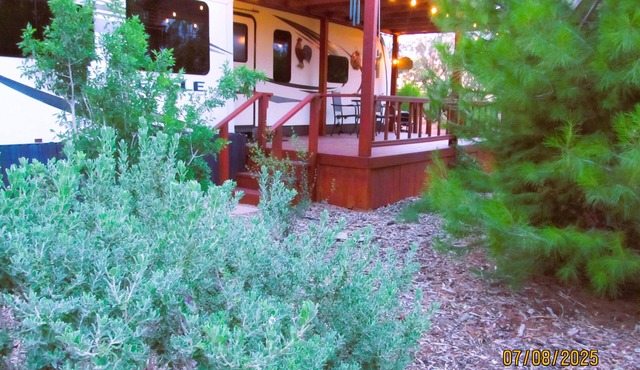 A Park-Like 5 Acre Setting in the High Desert. Maximum 7 Night Stay.