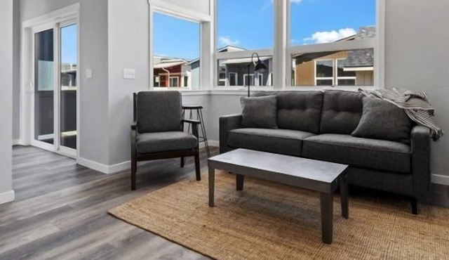 A park-like setting between the BRAND NEW homes provides a way to relax and meet the neighbors.