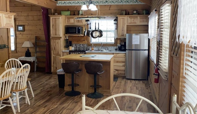 A Peace of Heaven LOG Cabins & RV- Cabin #1