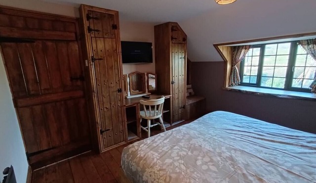 A peaceful cottage with countryside views