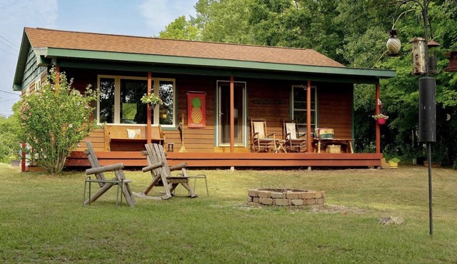 A peaceful getaway just minutes from Traverse City! The perfect Up North retreat
