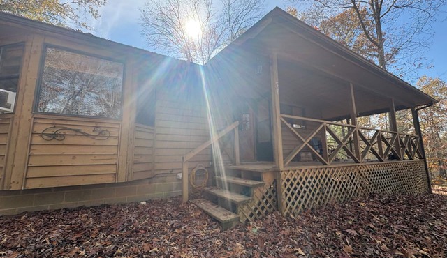 A peaceful haven in the Smokies for birdwatchers and nature lovers alike.