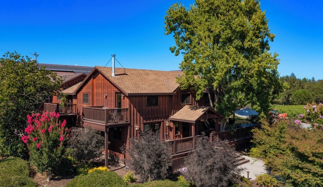 A Peaceful Retreat in Wine Country - The Maefield Vineyard House