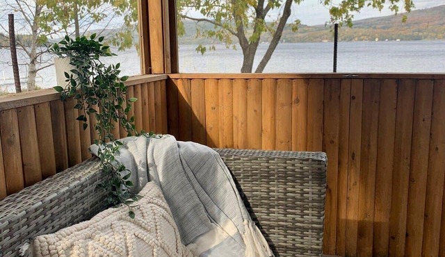 A Peaceful Waterfront Escape - La Perle du Lac