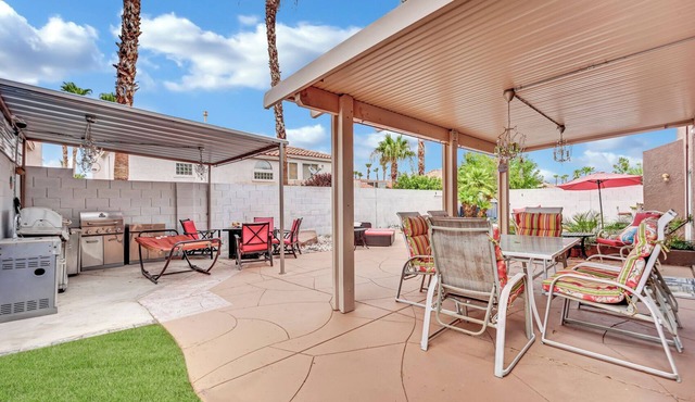 A perfect 6-bedroom home for a group of friends in vibrant Las Vegas.